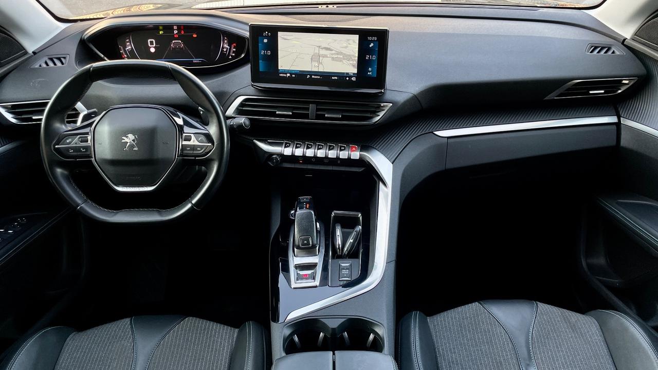PEUGEOT 5008 1.5 ALLURE 131CV - SETTE POSTI, FULL LED, NEOPATENTATI
