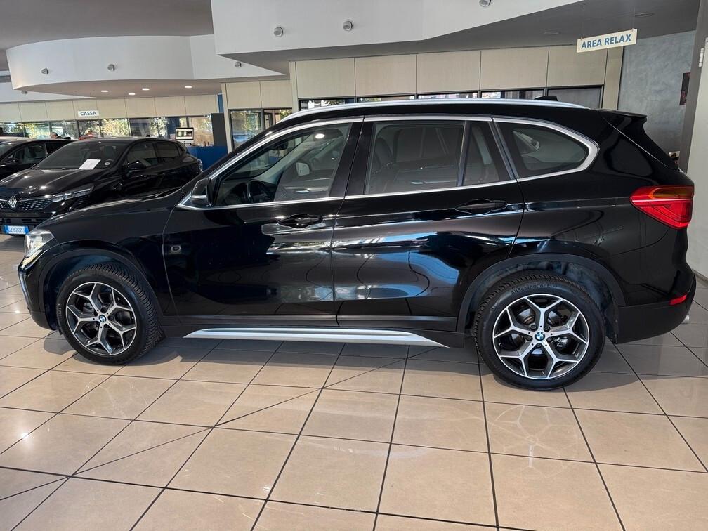 BMW X1 sdrive18d xLine auto Led Navi 18"
