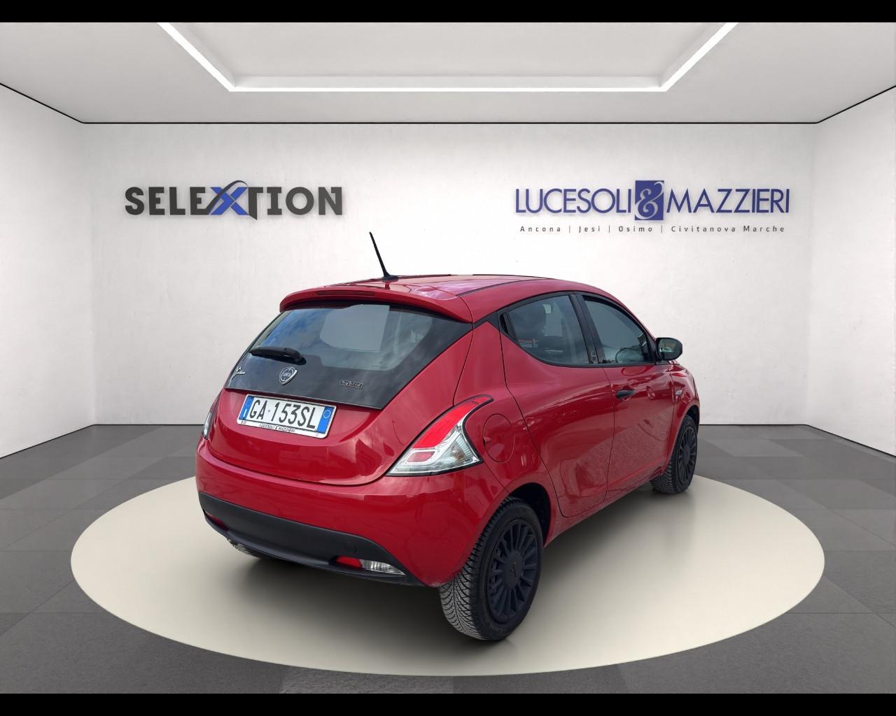 LANCIA Ypsilon 3ª serie - Ypsilon 1.0 FireFly 5 porte S&S Hybrid Ecochic Silver