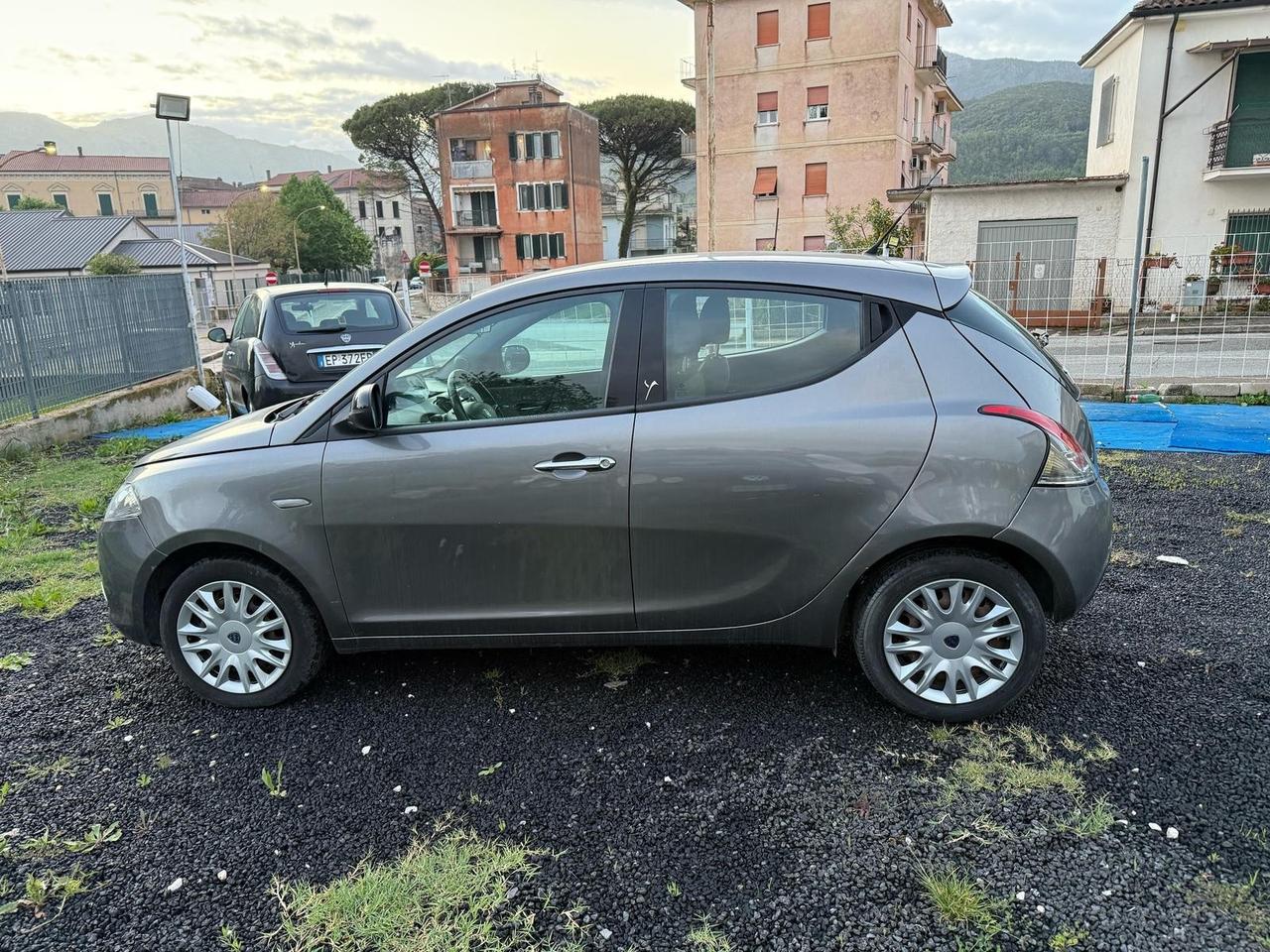 Lancia Ypsilon 1.2 69 CV 5 porte S&S Platinum