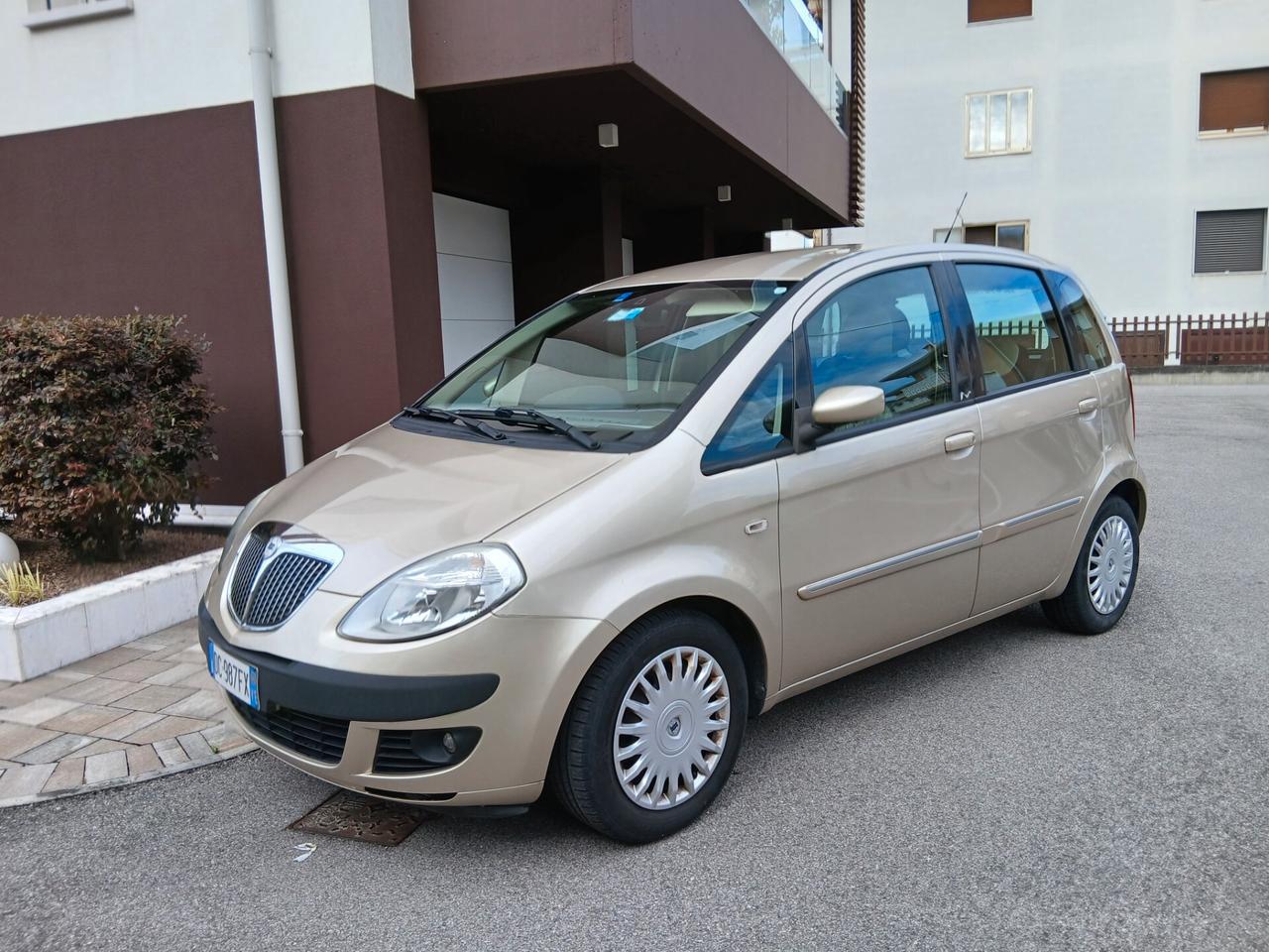 Lancia MUSA 1.4 Argento unico prop OK per neo patentati prezzo FINANZIABILE