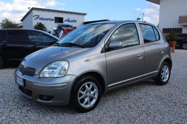 TOYOTA Yaris 1.0i cat 5 porte Sol