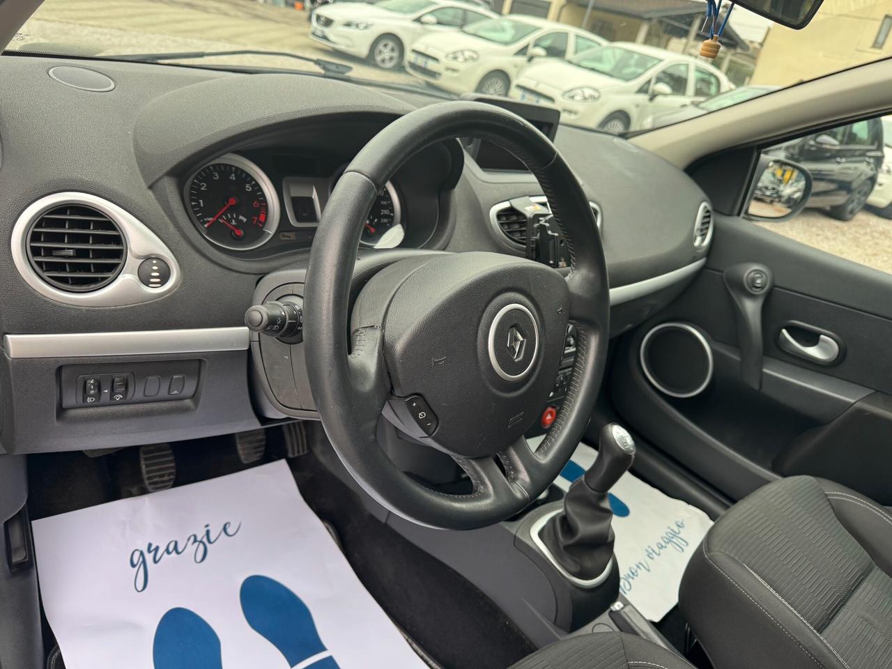 Renault Clio 1.2 16V 5 porte Confort neopatentati