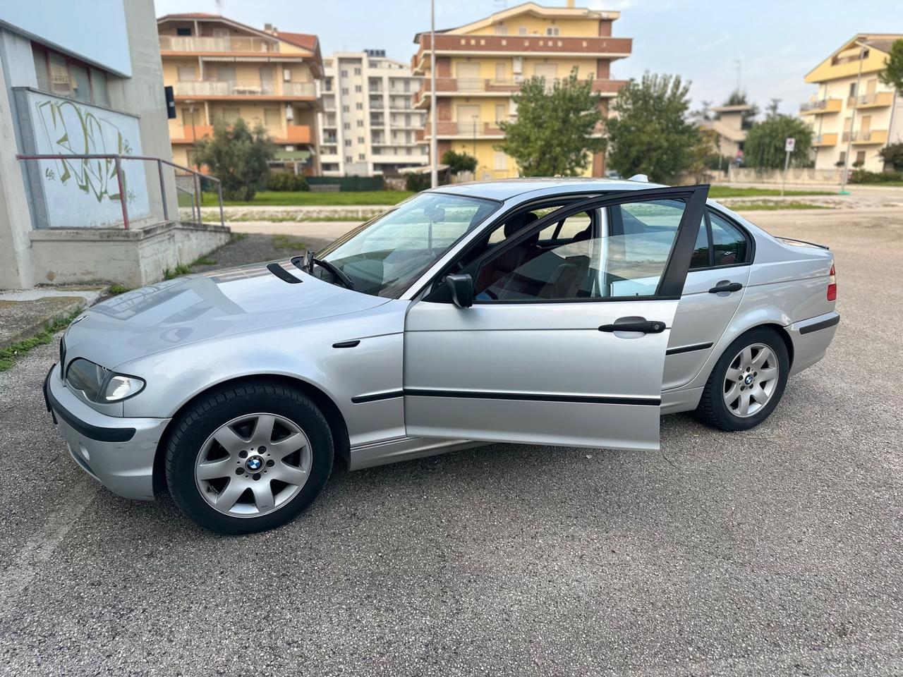 Bmw 318i (E46) benz/GPL