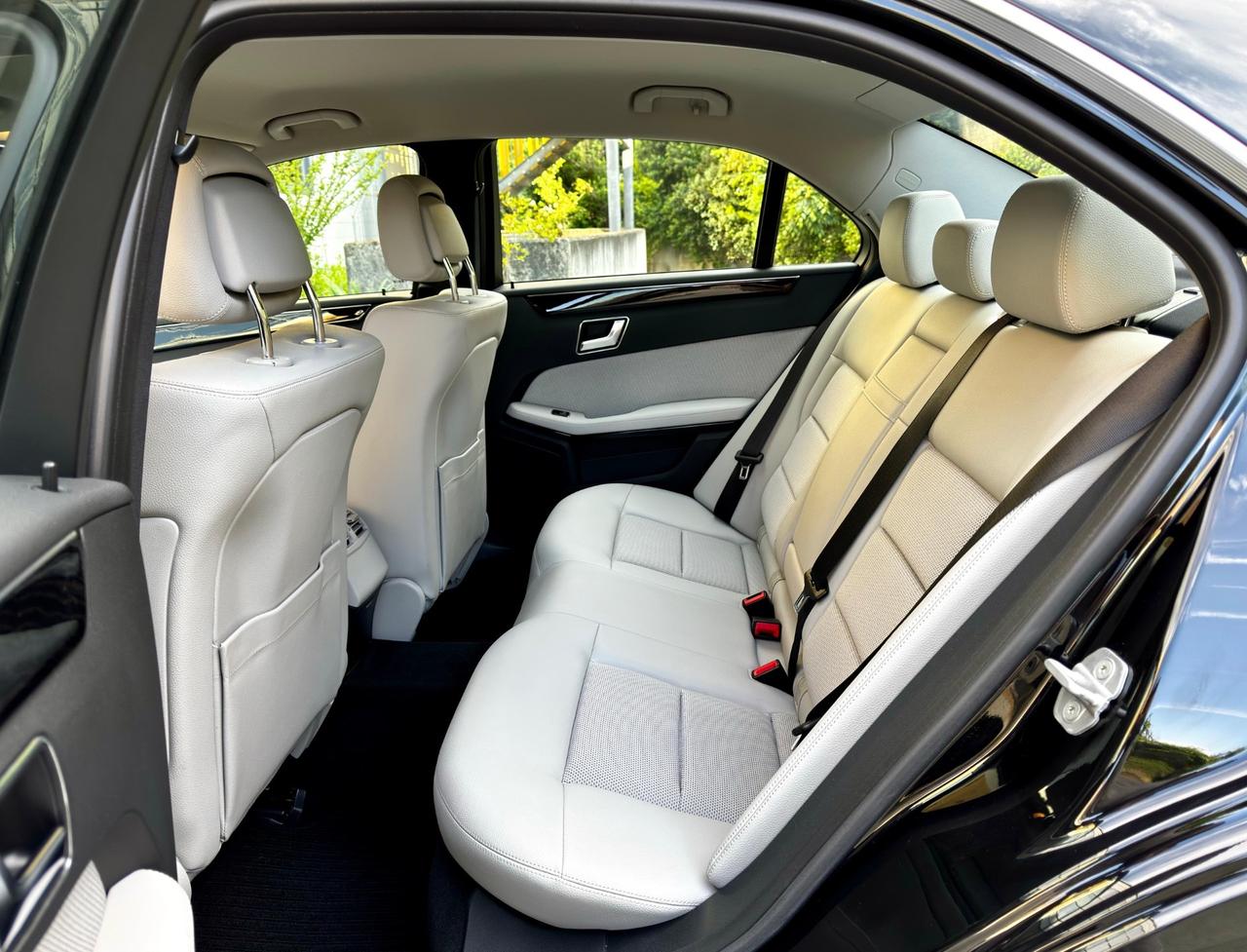 Mercedes-benz E 220 CDI BlueEFFICIENCY Avantgarde
