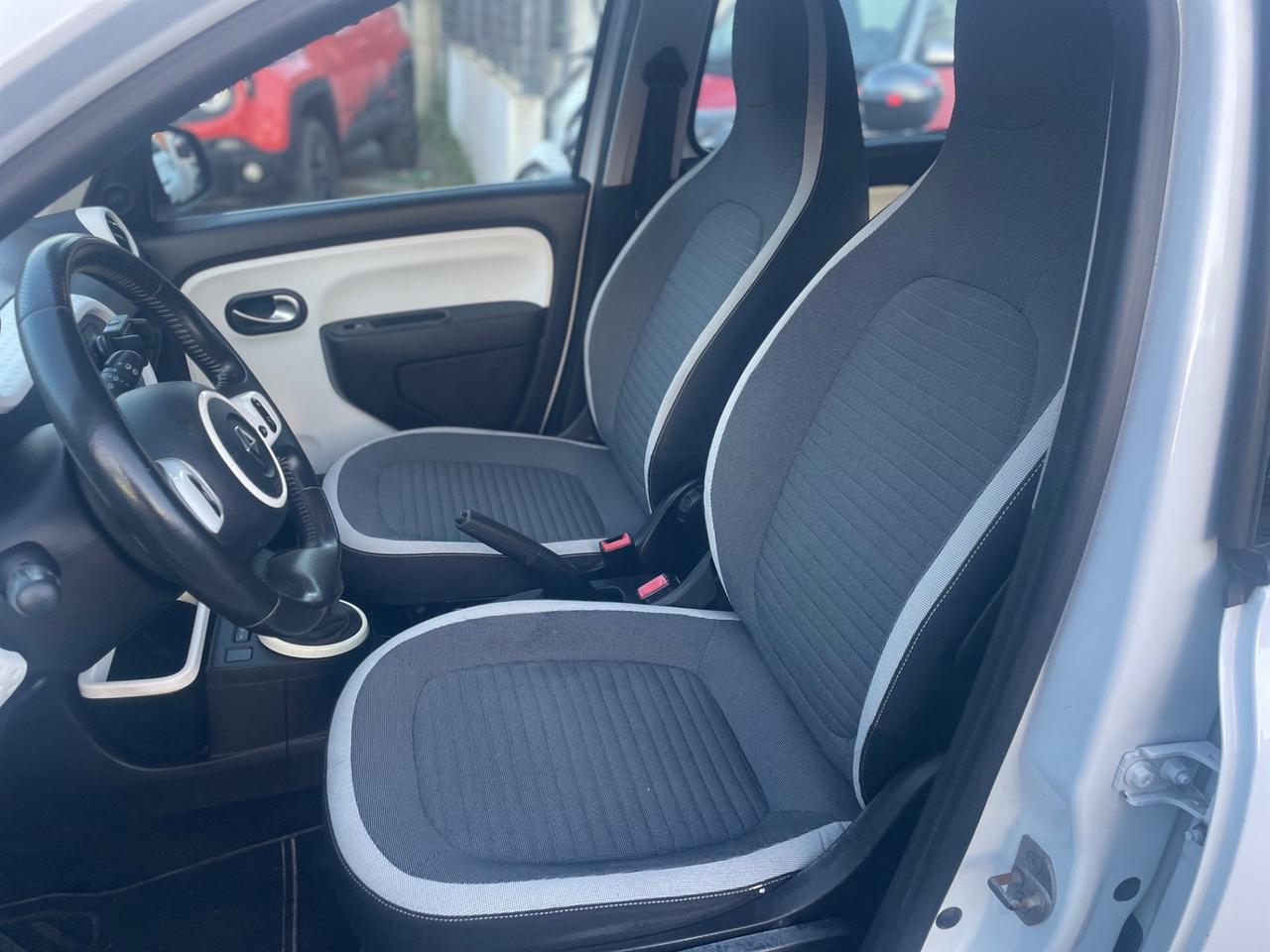 Renault Twingo 1.0 SCe Live 2015