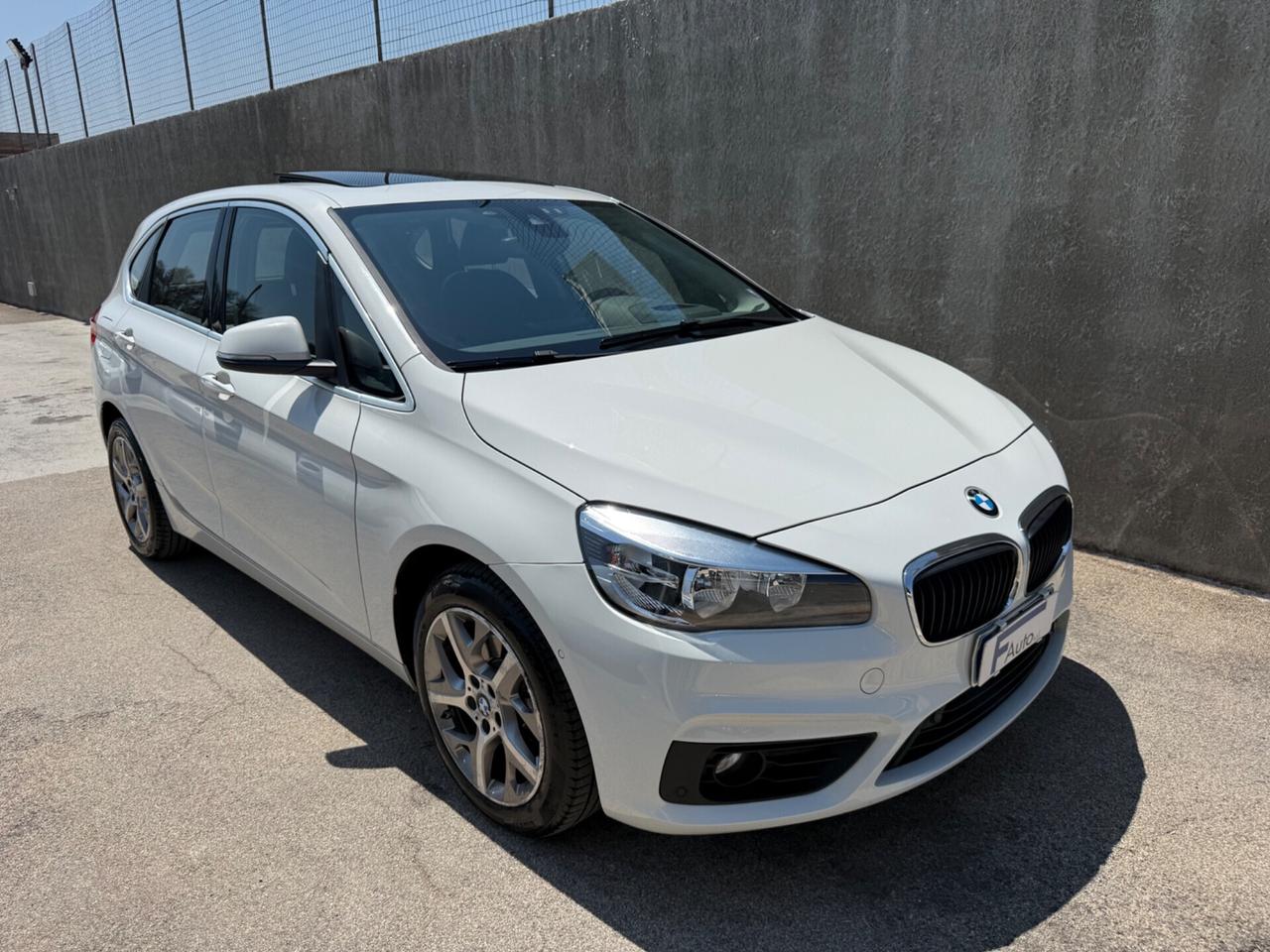 Bmw Active Tourer 218d Luxury,TETTO APRIBILE,PELLE,NAVI,CLIMATRONIC BIZ.,ECC…