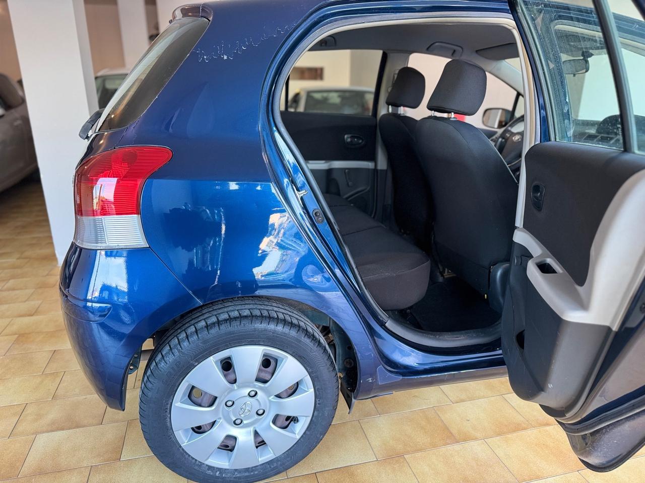 Toyota Yaris 1.0 5 porte Sol