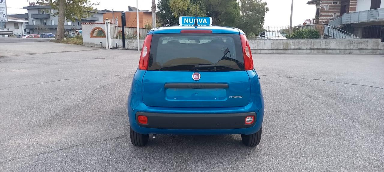 Fiat Panda cc. 1.000 Benzina-Elettrica (Ibrida) 70 CV. 5 Porte 5 Posti Euro 6ETEMP Temp KM. 0 Utilizzabile anche per i Neopatentati.