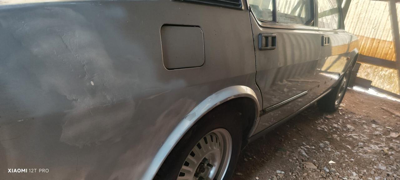 Alfa Romeo Alfetta 2.0 L (RARO TETTO APRIBILE)