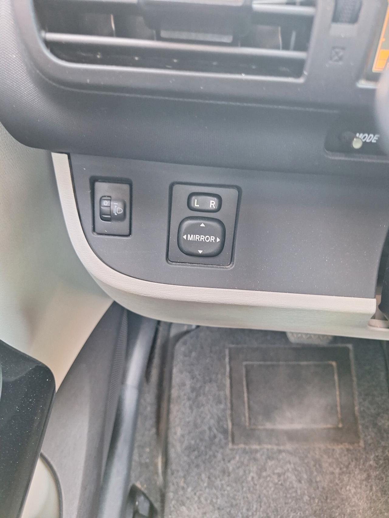 Toyota iQ 1.0 CVT Trend CAMBIO AUTOMATICO