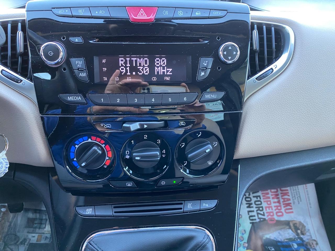 Lancia Ypsilon 1.2 benzina 5 Posti Neopatentati