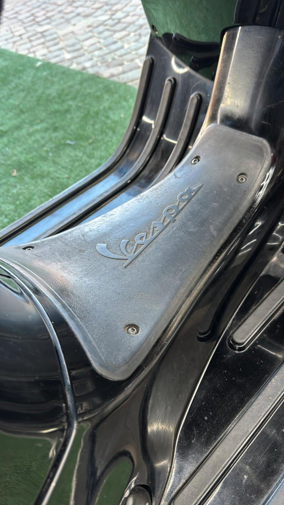 Piaggio Vespa 300 GTS