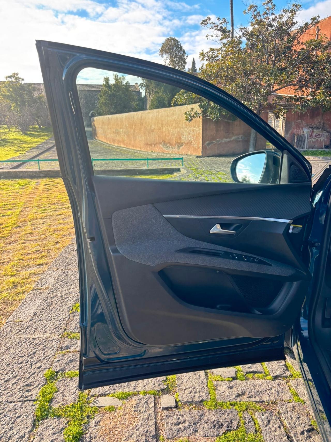 Peugeot 3008 BlueHDi 130 S&S EAT8 Active Pack