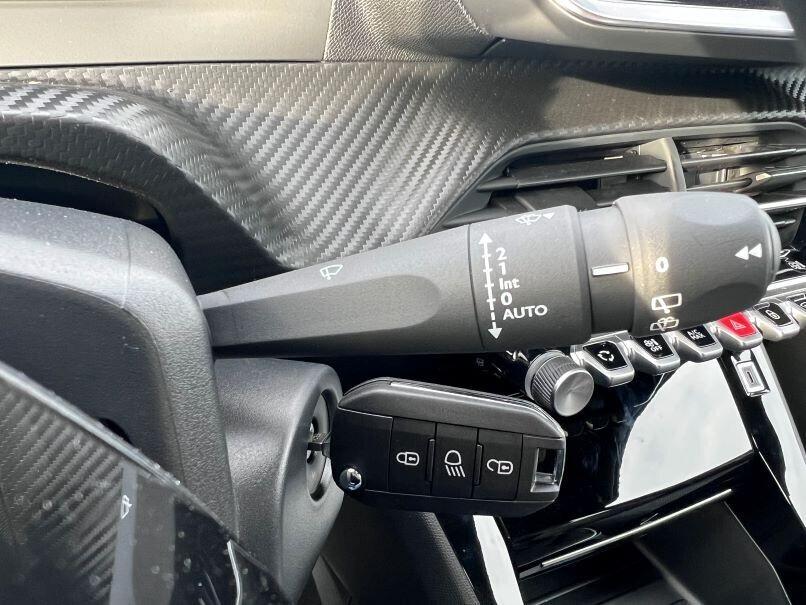 Peugeot 2008 PureTech 100 S&S Allure