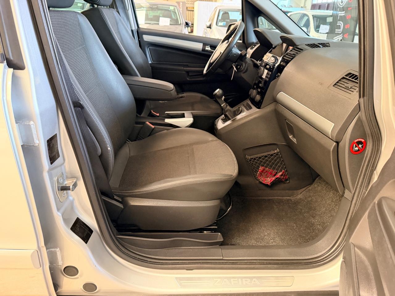 Opel Zafira 1.6 16V ecoM 94CV Cosmo 7 POSTI