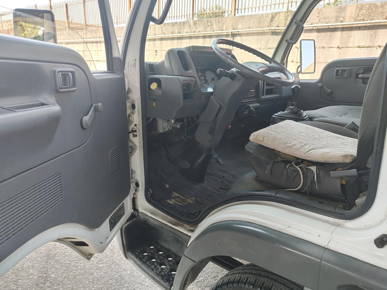 Nissan Cabstar 3.0 3posti cassone fisso
