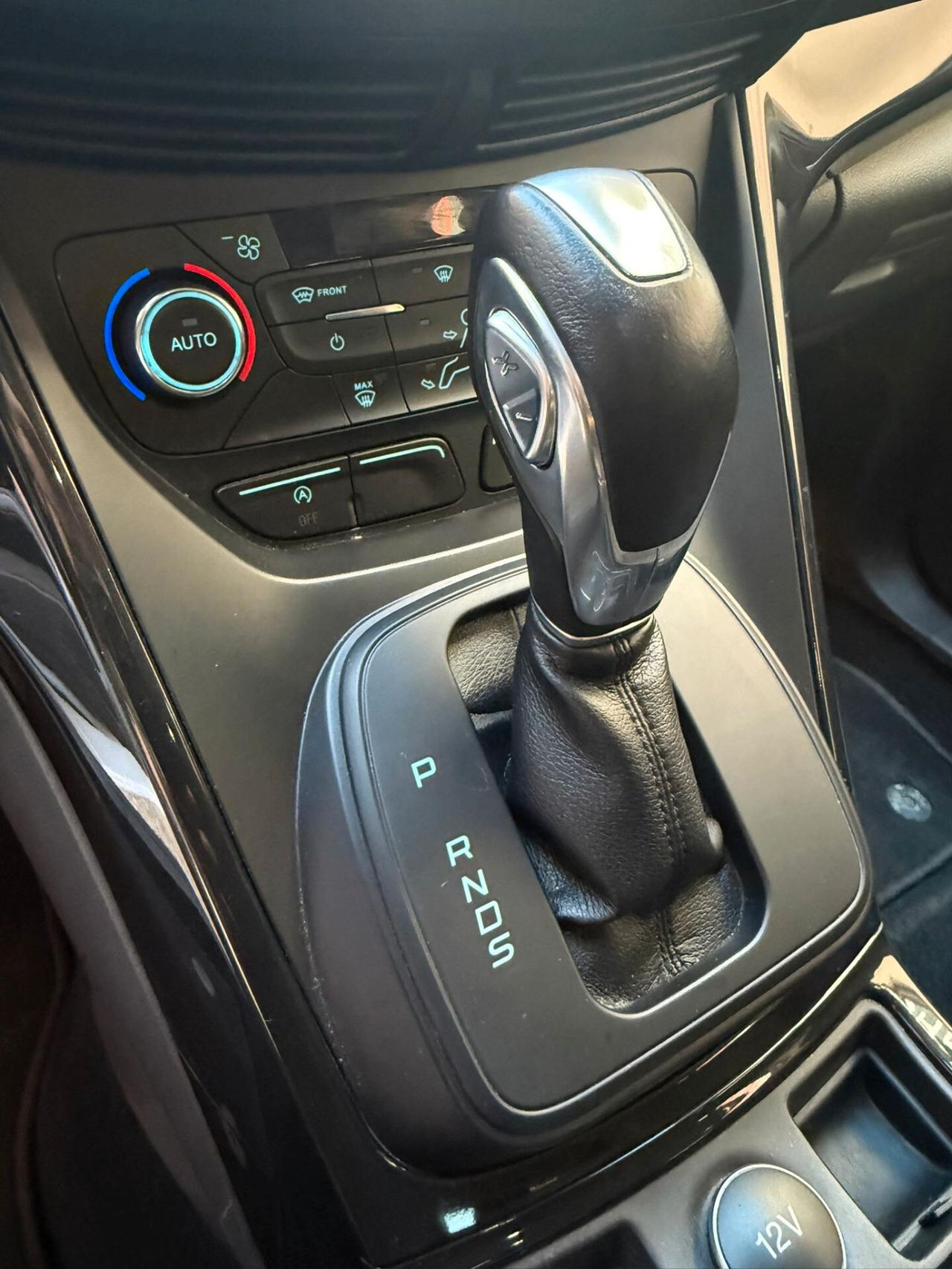 Ford Kuga 1.5 TDCI 120 CV S&S 2WD Powershift Edition