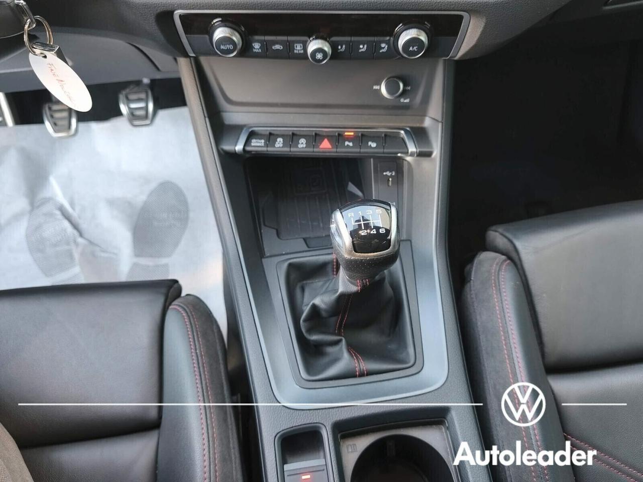 Audi Q3 35 TFSI 6M SOLI 59mila km interno Pelle S line