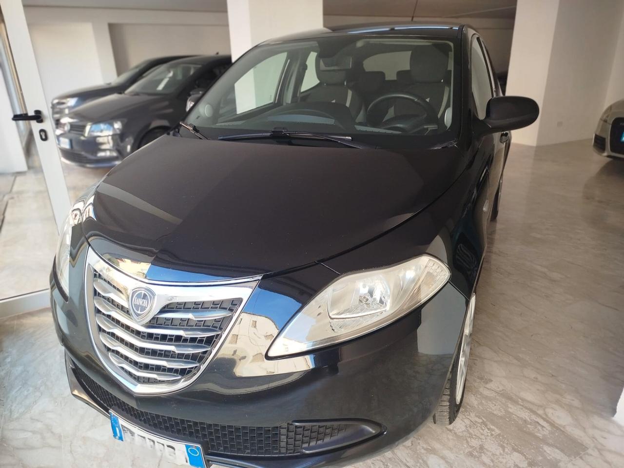 Lancia Ypsilon 1.2 69 CV 5 porte Platinum