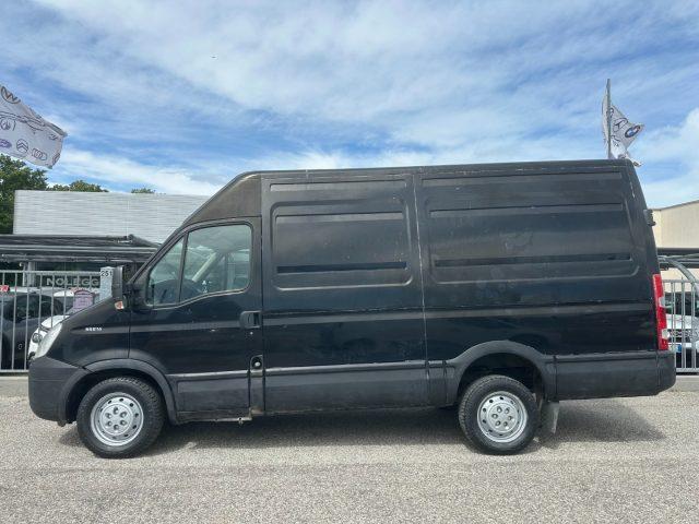 IVECO Daily 35S14 L2-H2 3.0 140CV Furgone
