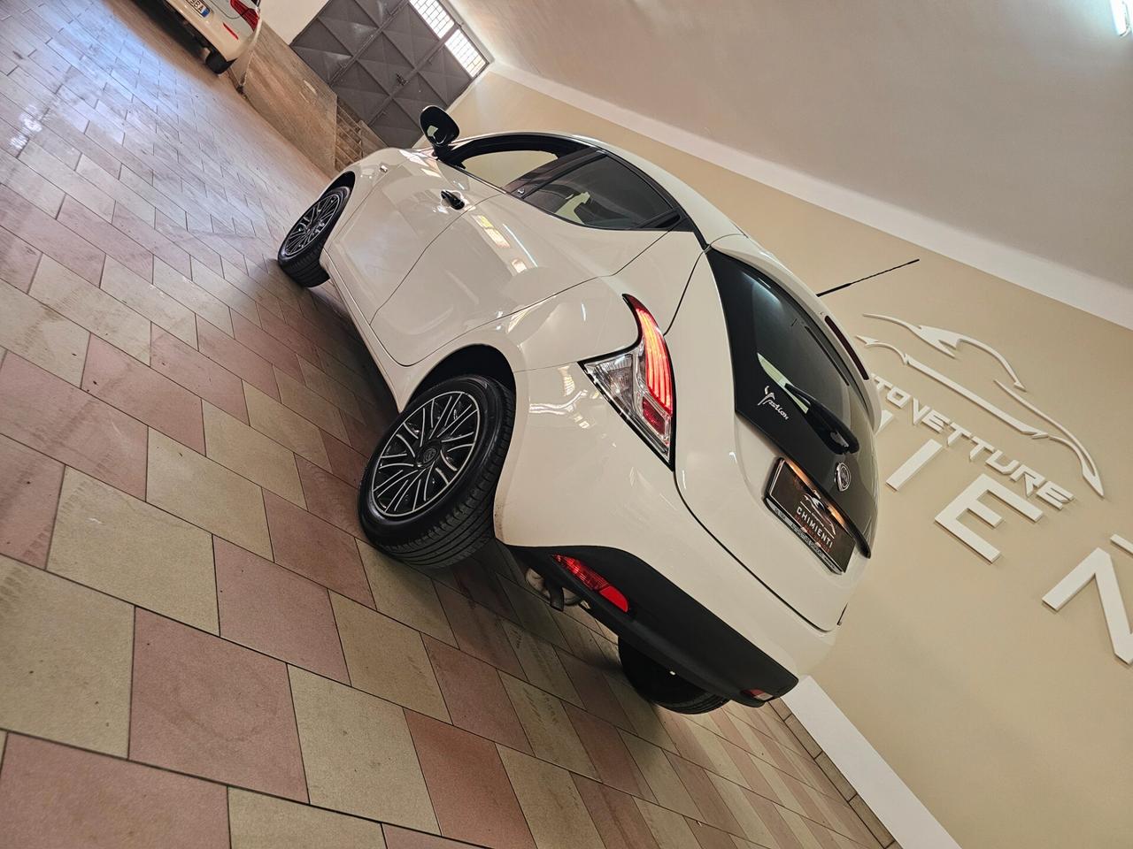 Lancia Ypsilon 1.2 69 CV 5 porte Gold