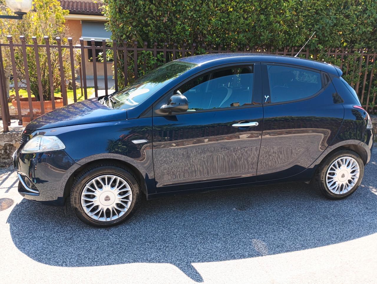 Lancia Ypsilon 1.2 69 CV 5 porte Gold km 47000