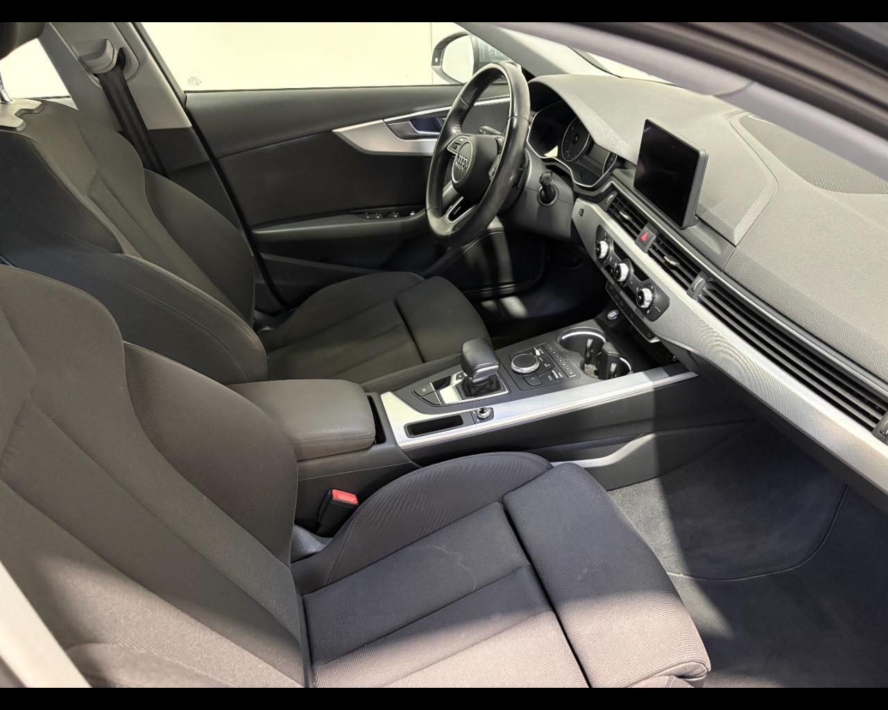 AUDI A4 AVANT 2.0 TDI S-TRONIC BUSINESS