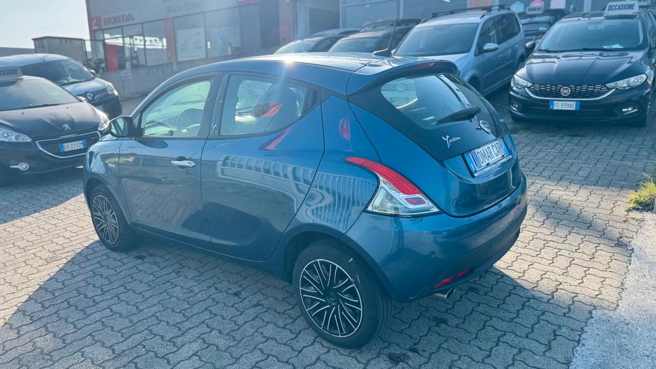 Lancia Ypsilon 1.0 HYBRID 2022