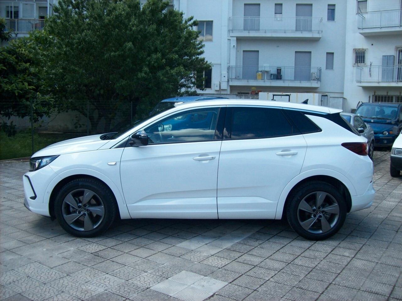 Opel Grandland 1.5 diesel Ecotec 130cv aut. Business Elegance