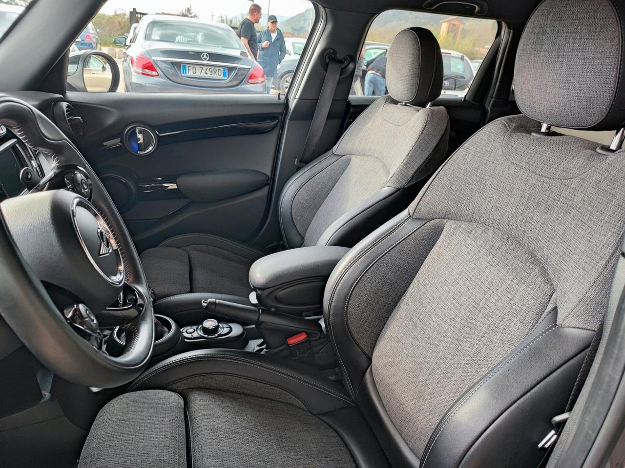 Mini 2.0 Cooper SD aut. Hype 5 porte