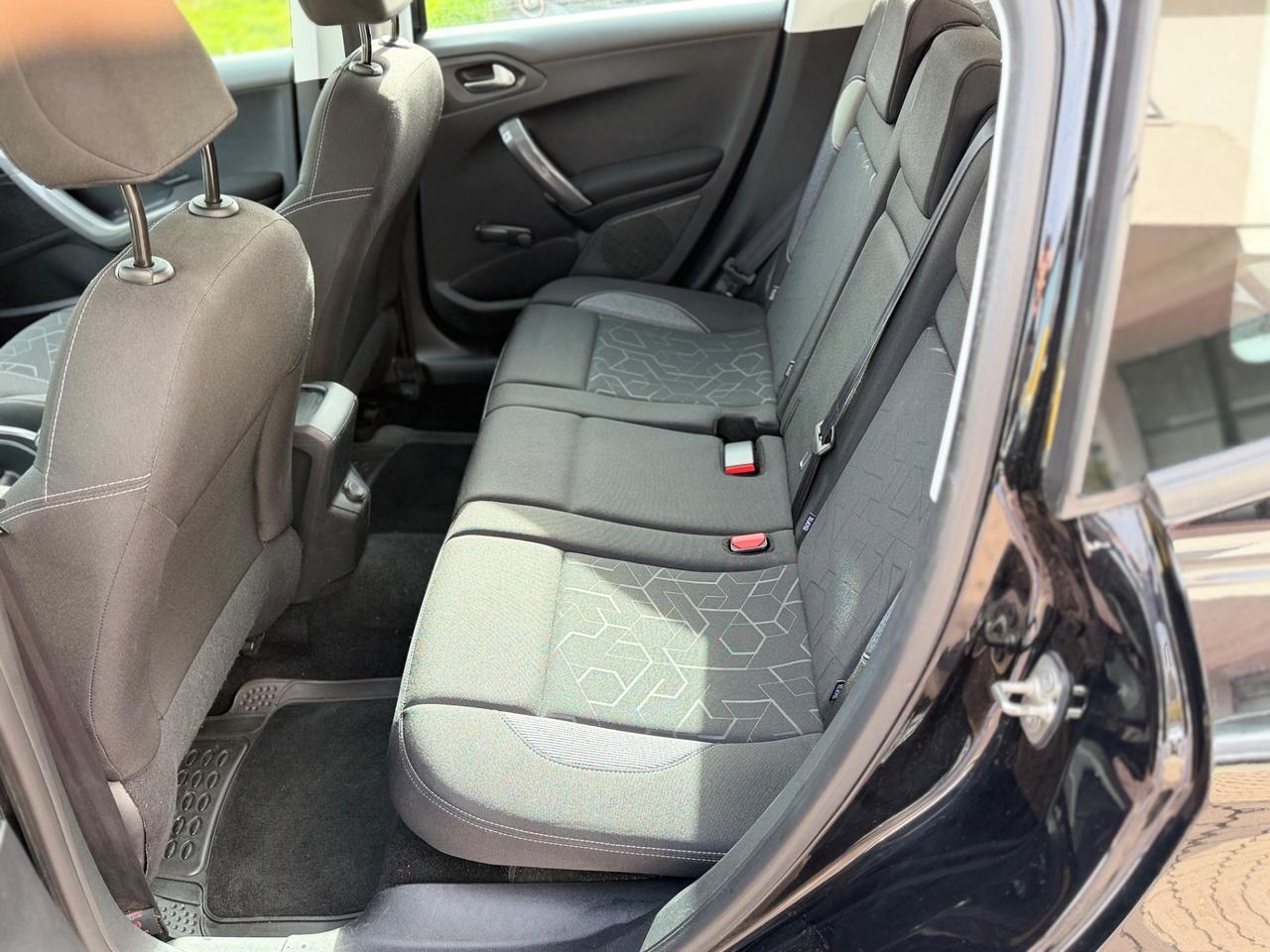 Peugeot 2008 BlueHDi 100 S&S Black Matt
