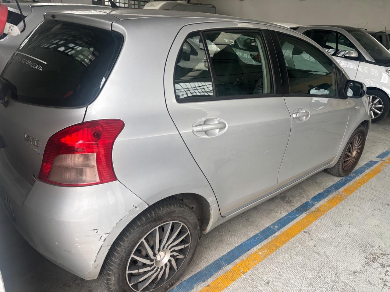 Toyota Yaris 1.0 5 porte Sol