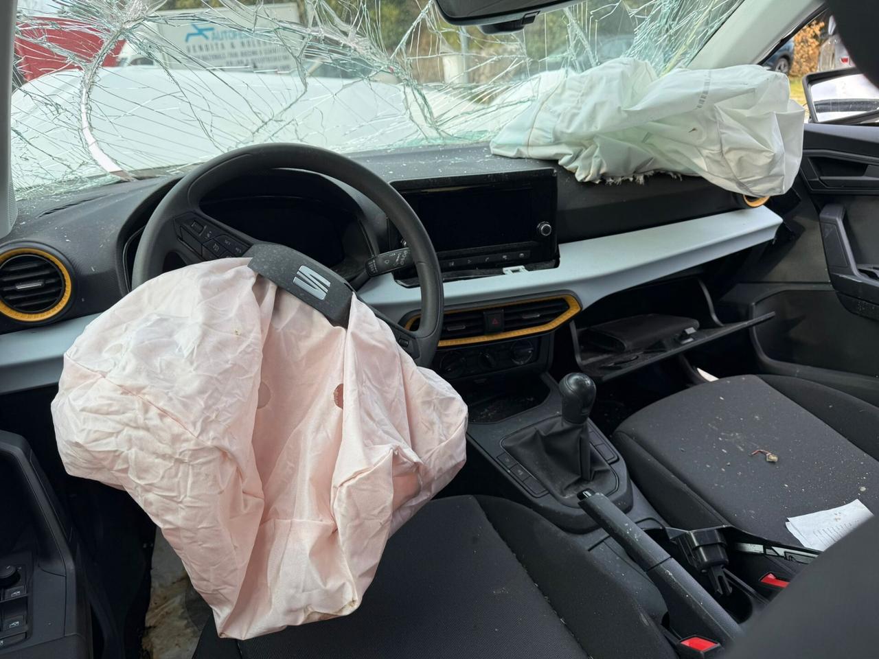 Seat Arona 1.0 Benz. 95cv (incidentata)