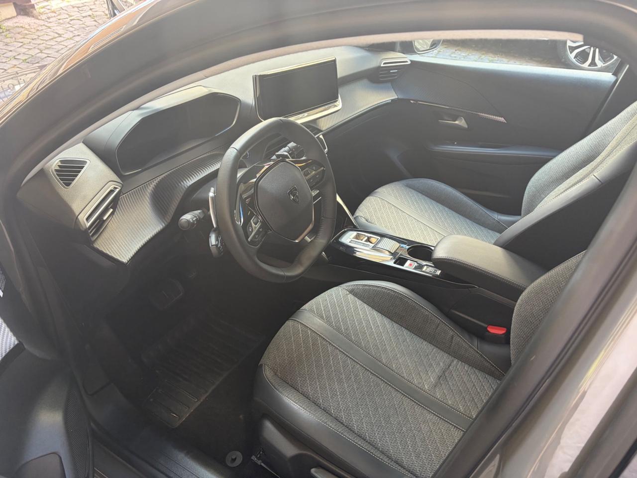 Peugeot 208 Hybrid 110 e-DCS6 Allure