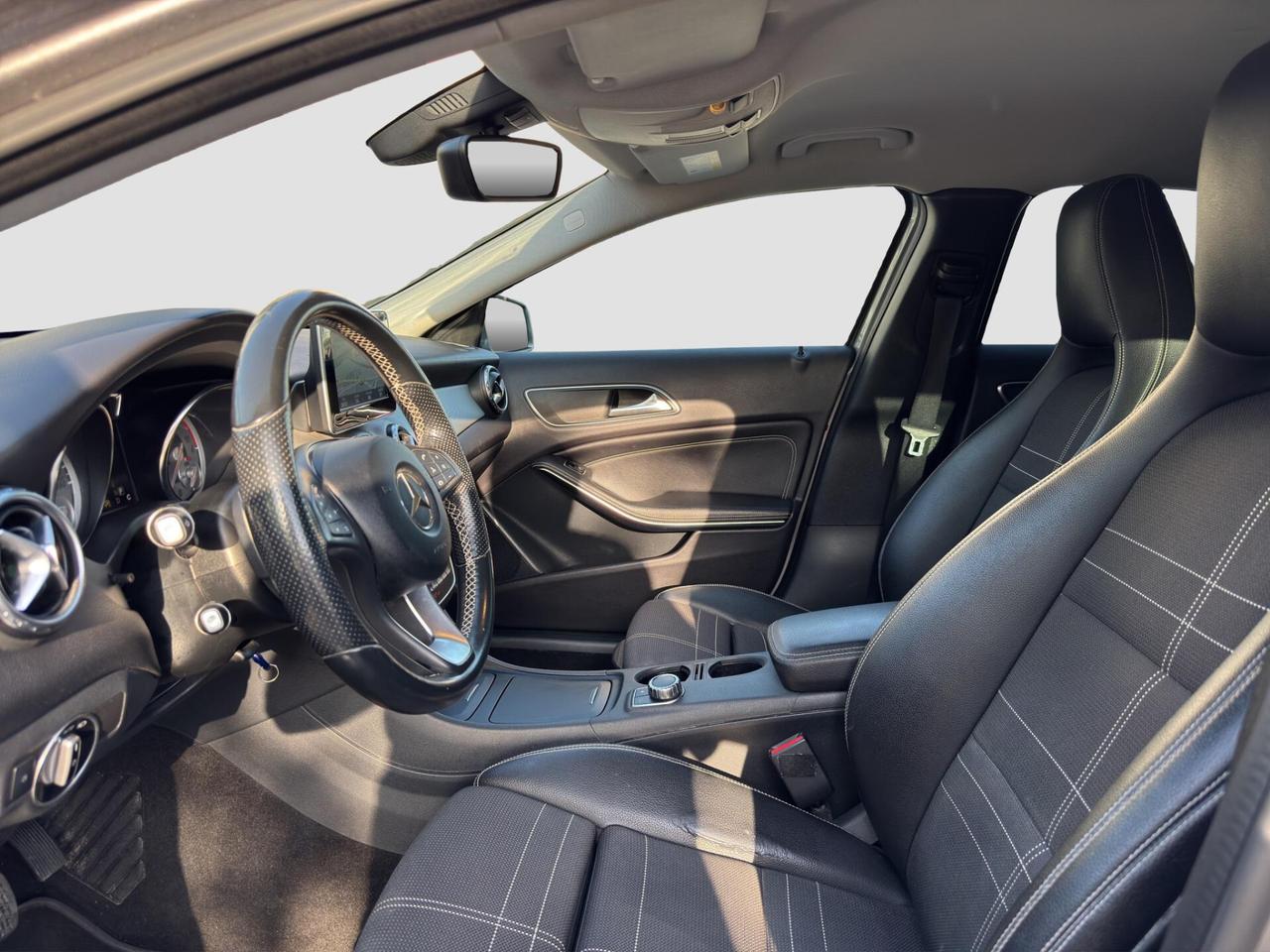 Mercedes-benz GLA 180 d 1.5 109cv Sport automatico 2016