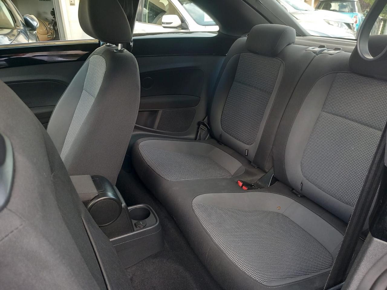 Volkswagen Maggiolino 1.6 TDI Design