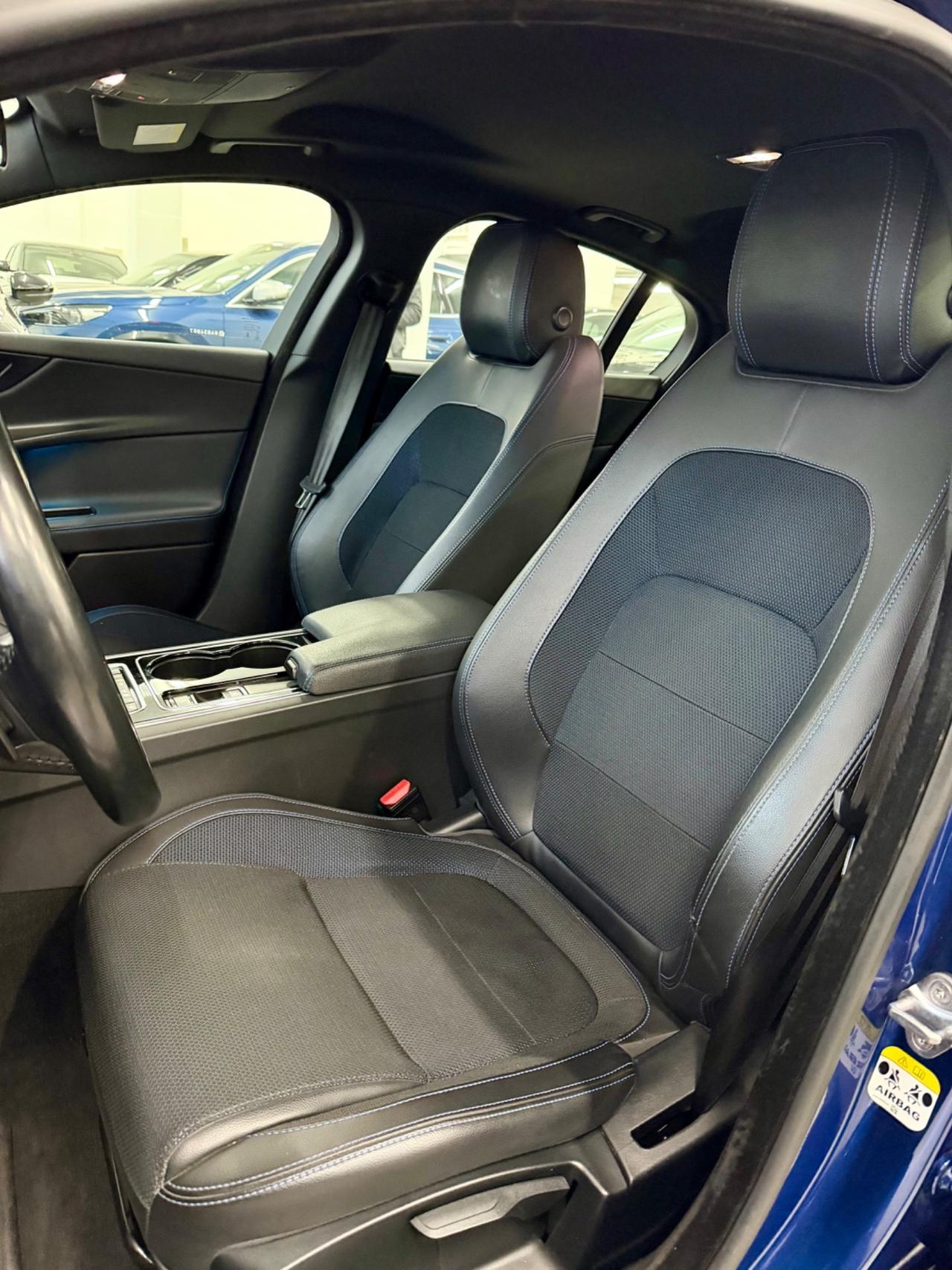 Jaguar XE 2.0 180CV R-Sport FINANZIABILE