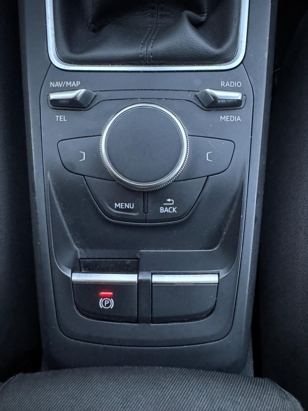 Audi Q2 1.6 TDI TOTAL BLACK