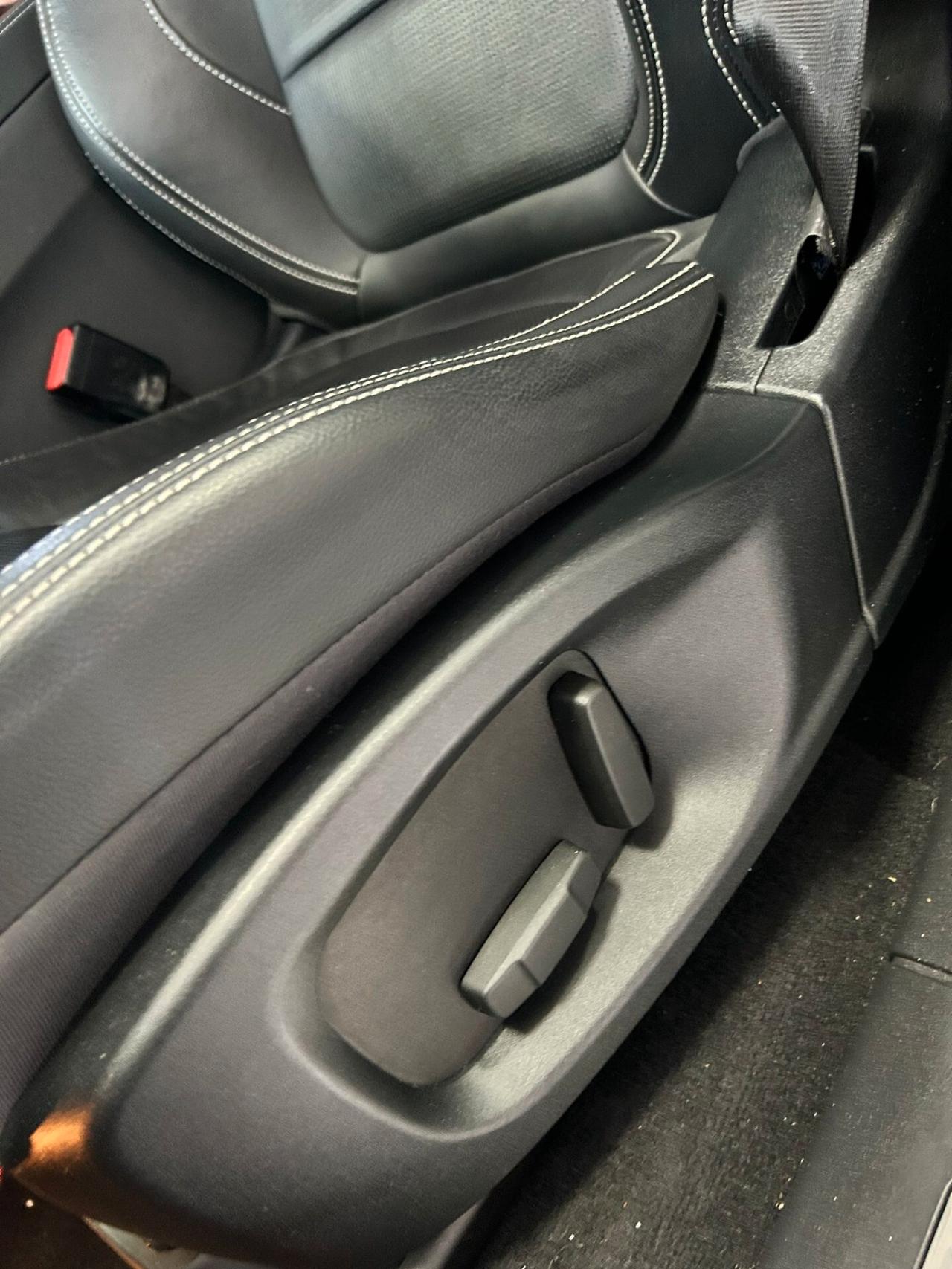 Jaguar F-Pace 2.0 D R-SPORT MOTORE NUOVO 2017