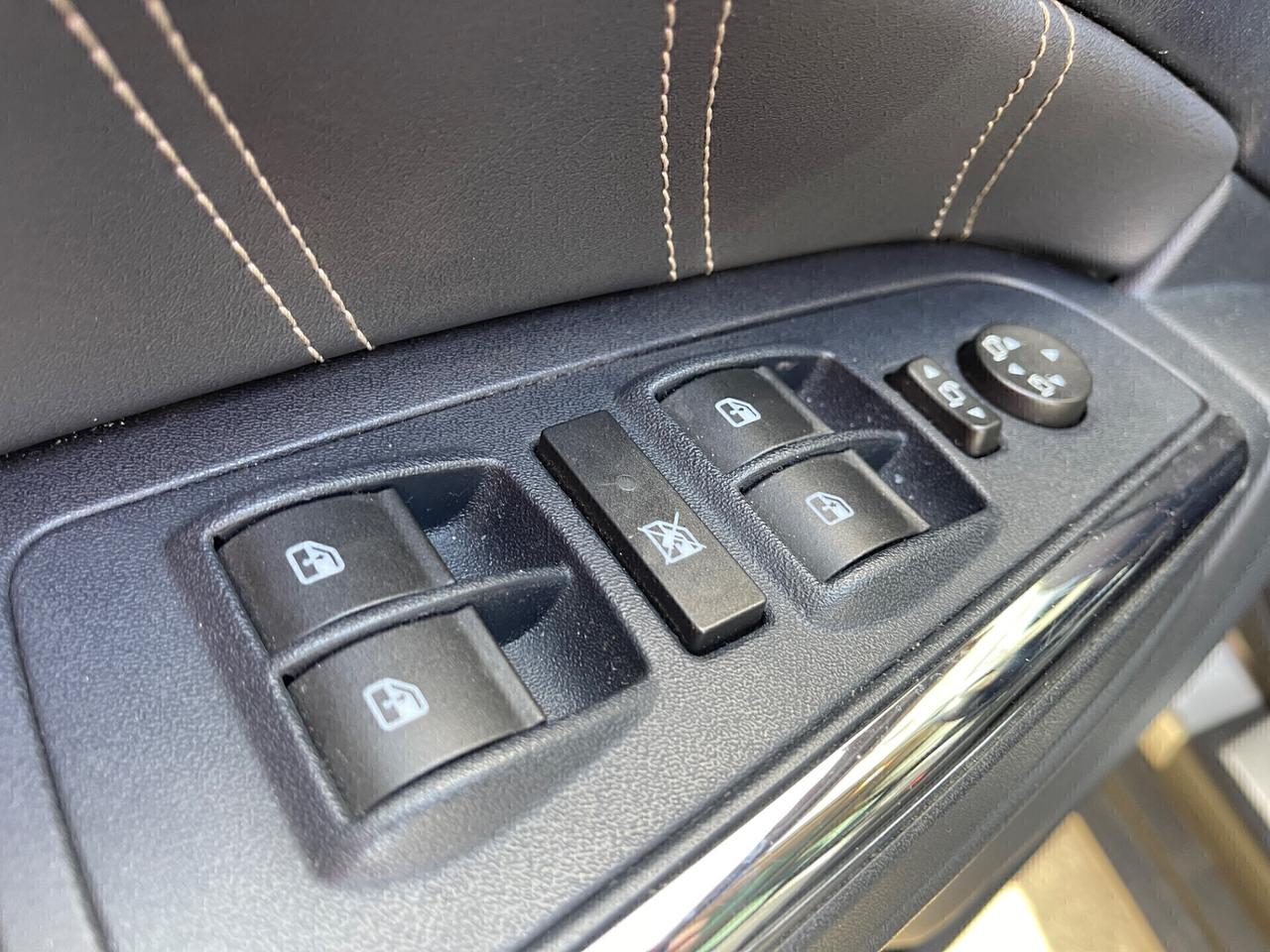 Lancia Delta 1.6MJT-automatico-panoramica-neopatentati