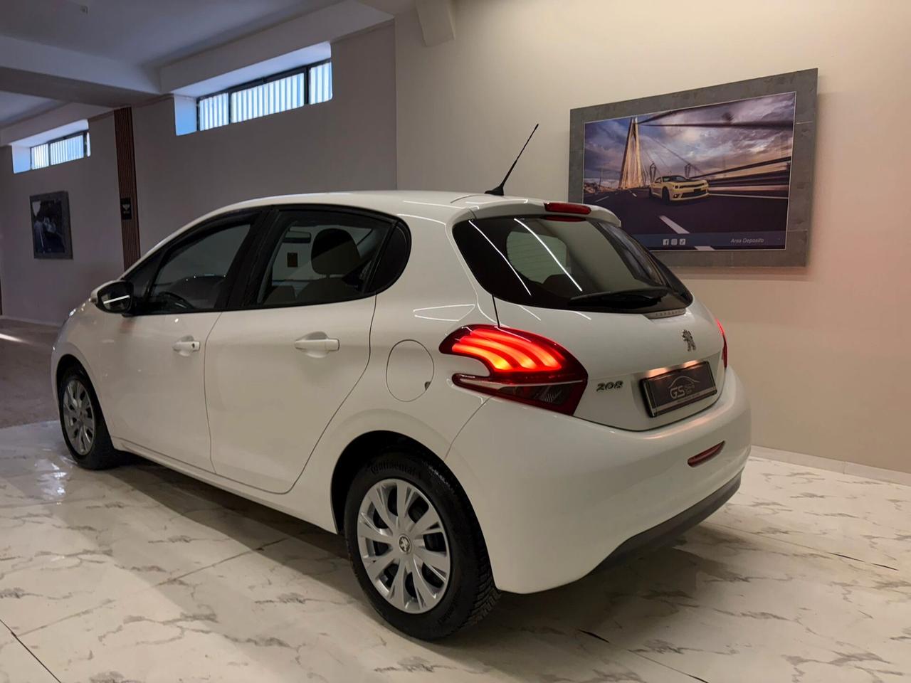 Peugeot 208 1200cc 82cv allestimento Active