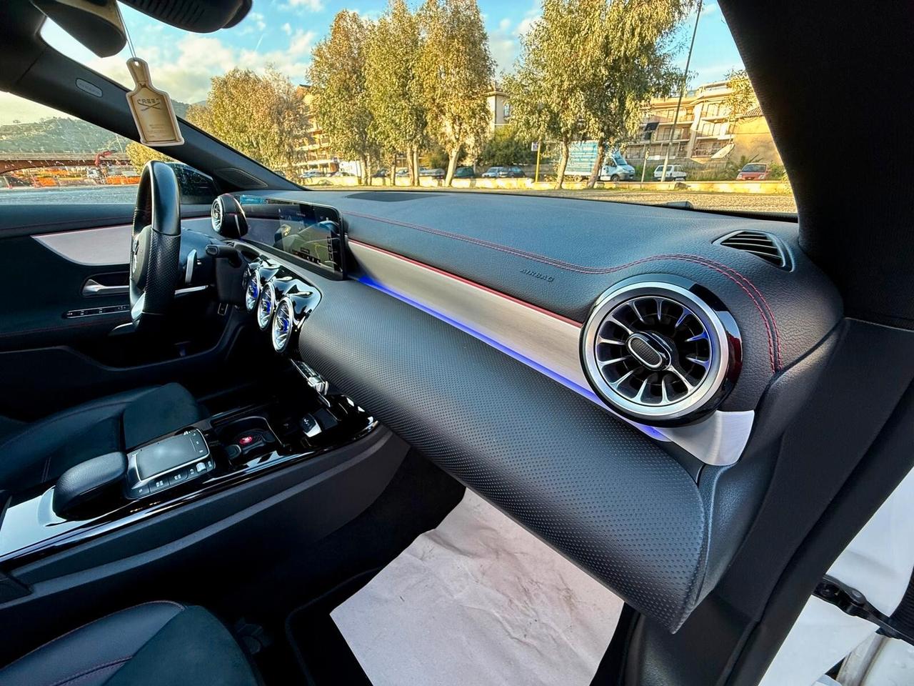 MERCEDES- BENZ CLA 180 D AUTOMATIC AMG LINE PREMIUM