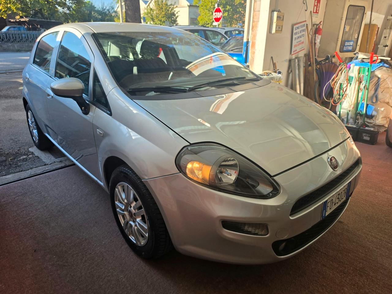 Fiat Punto 1.2 8V 5 porte Lounge rate da 99,00