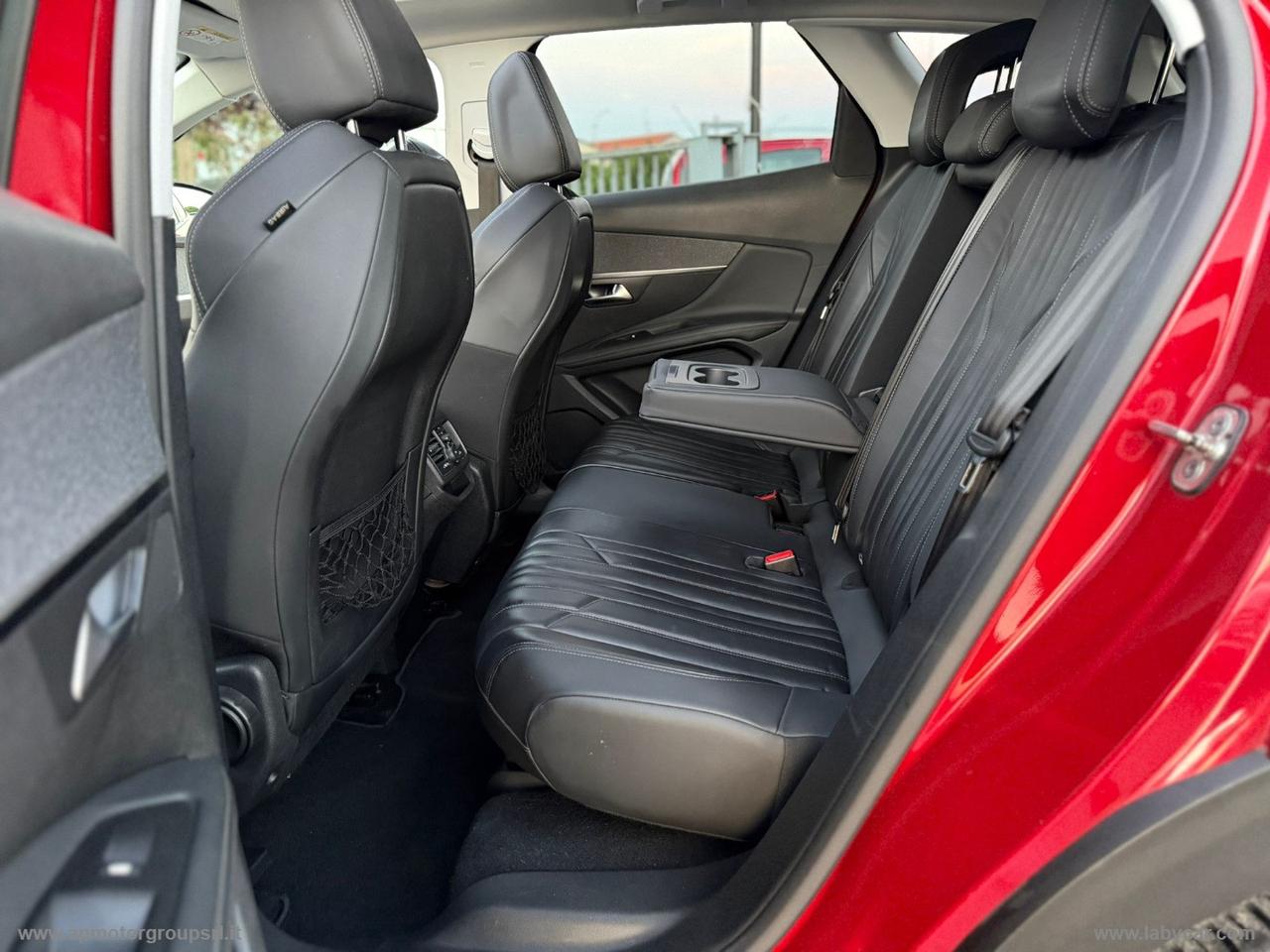 PEUGEOT 3008 BlueHDi 130 S&S Allure