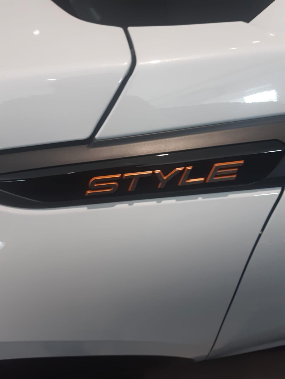 Peugeot 2008 PureTech 100 S&S Style
