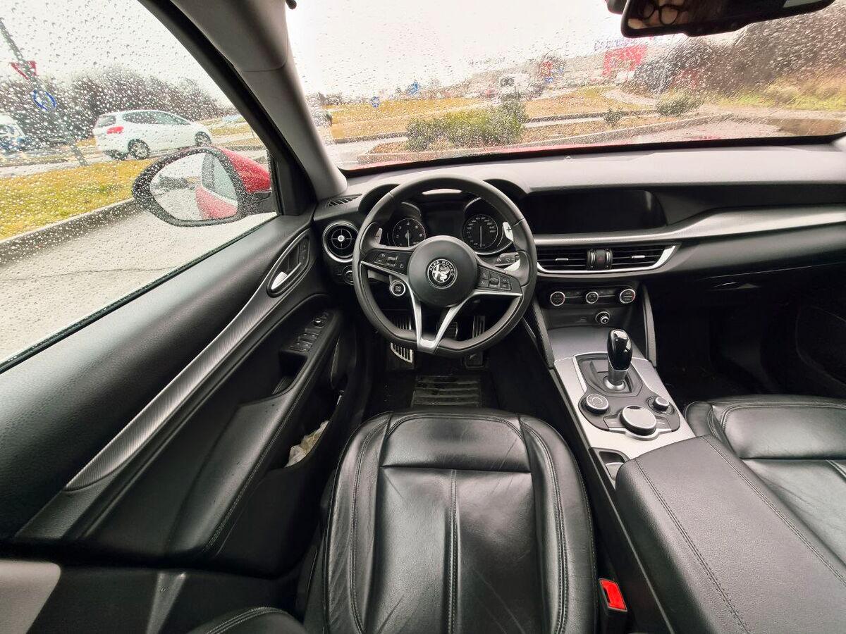 Alfa Romeo Stelvio 2.2 t Business rwd 180cv auto