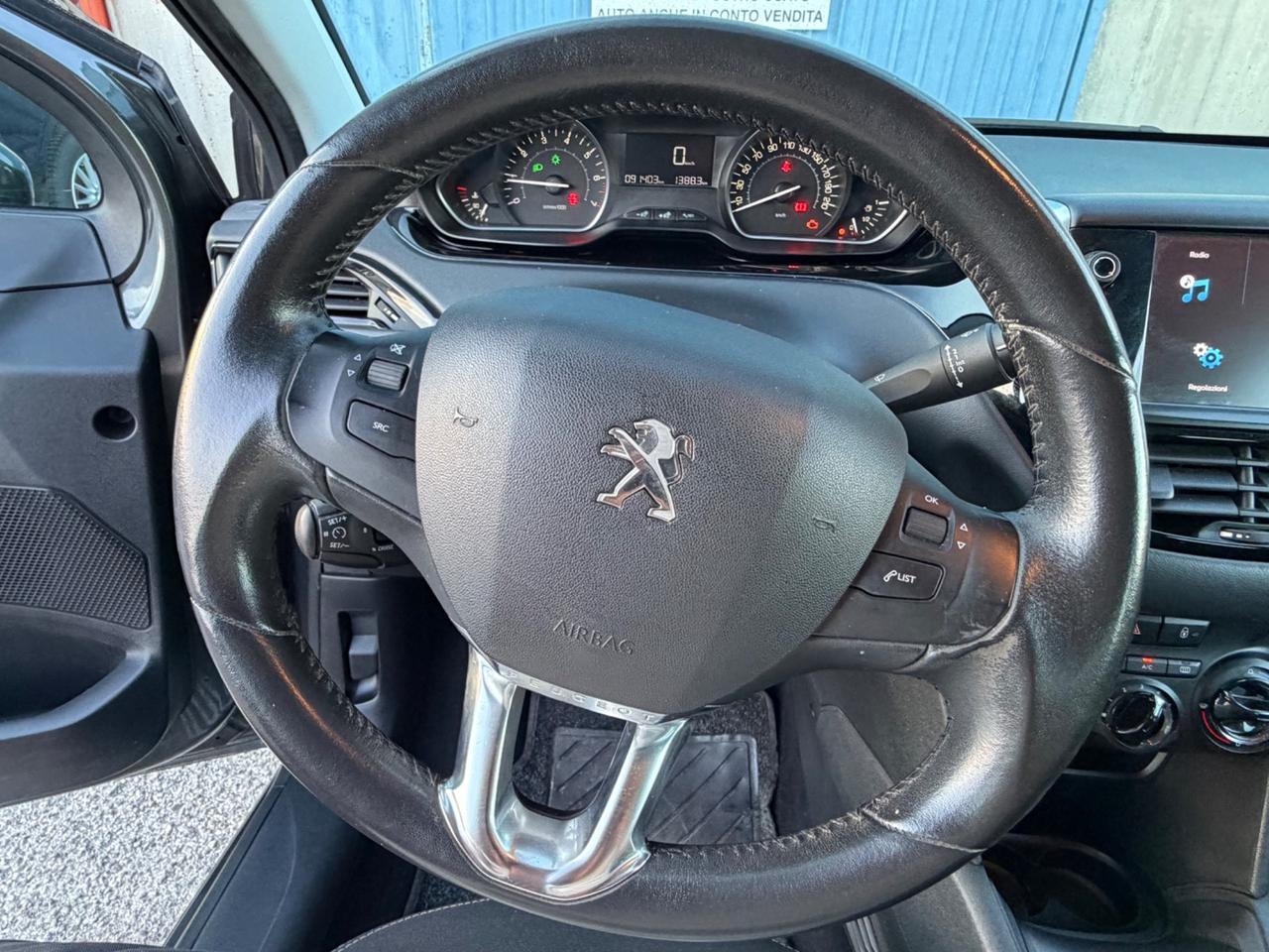 Peugeot 208 PureTech 82 5 porte Allure
