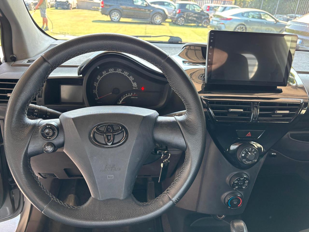 Toyota iQ 1.0 Multidrive