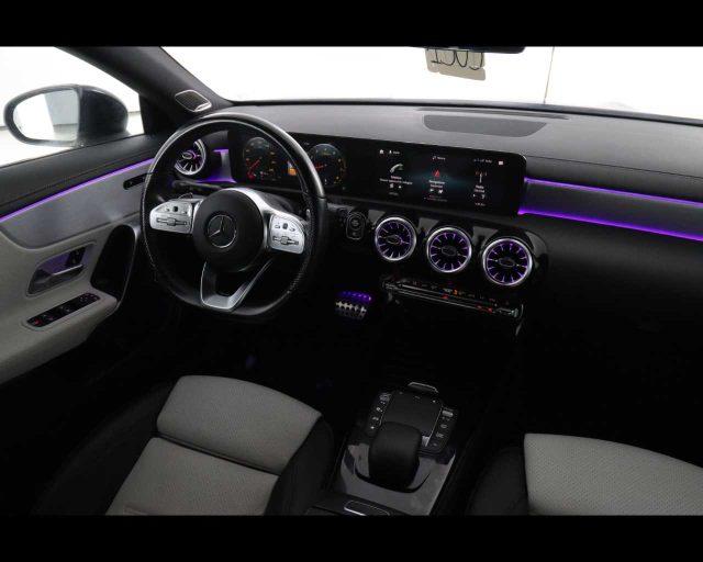 MERCEDES-BENZ CLA 180 Automatic Shooting Brake Premium